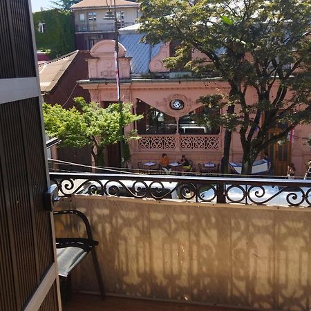 Апартамент На Абашидзе Batumi Exterior foto